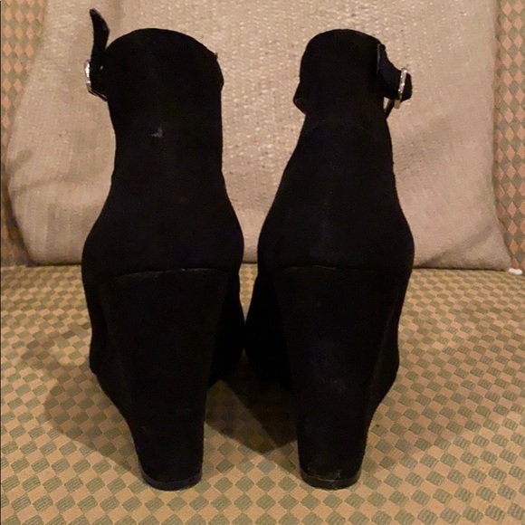 BCBG Wedges - Picture 4 of 4